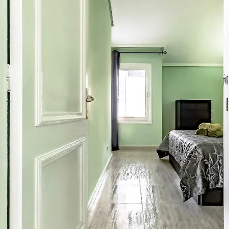 Calle Madrid 아데제